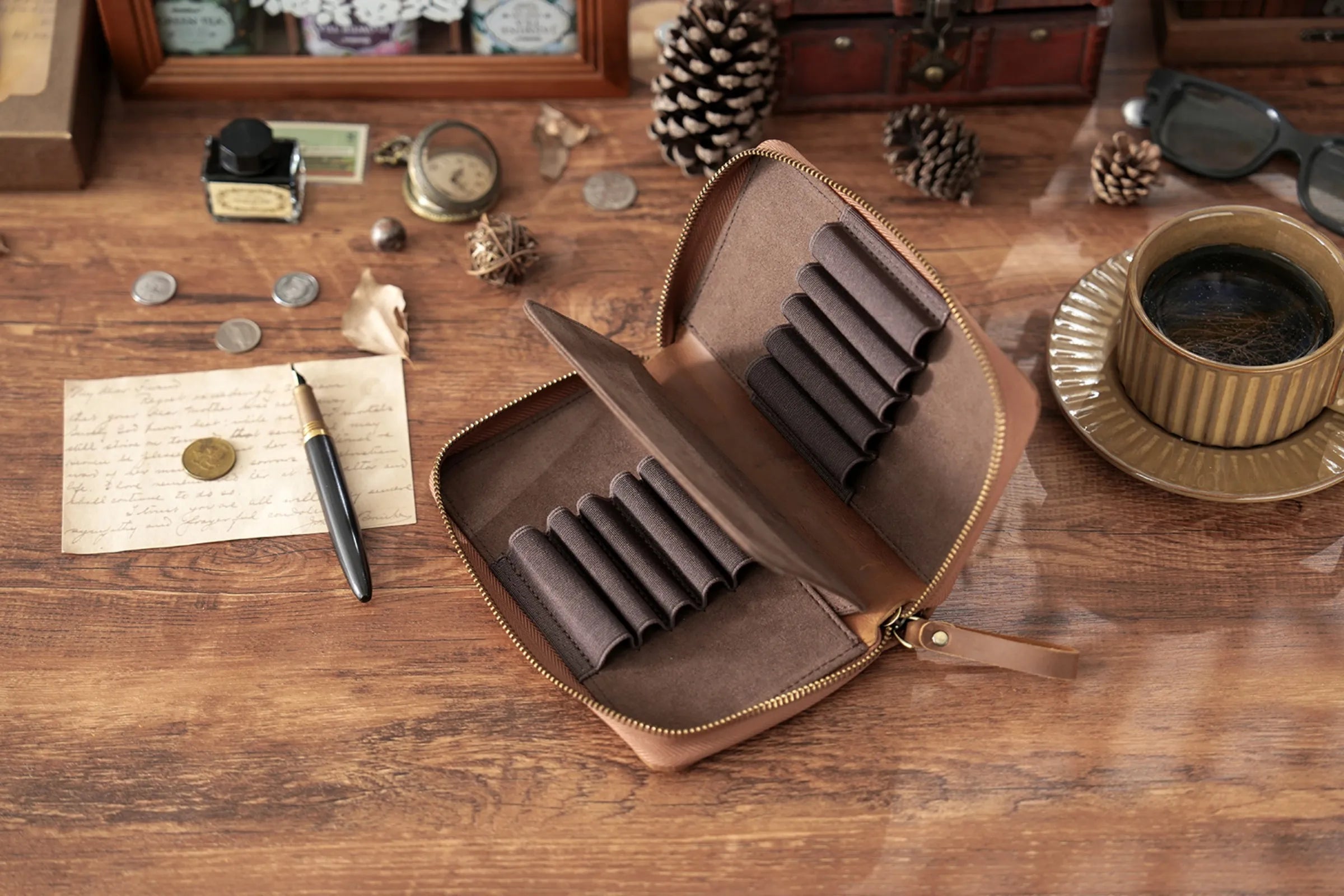 Genuine Leather Fountain Pen Holder Case with Divider, Large Capacity Pencil Pouch Pen Bag for 10 Pens, for Students Stationery