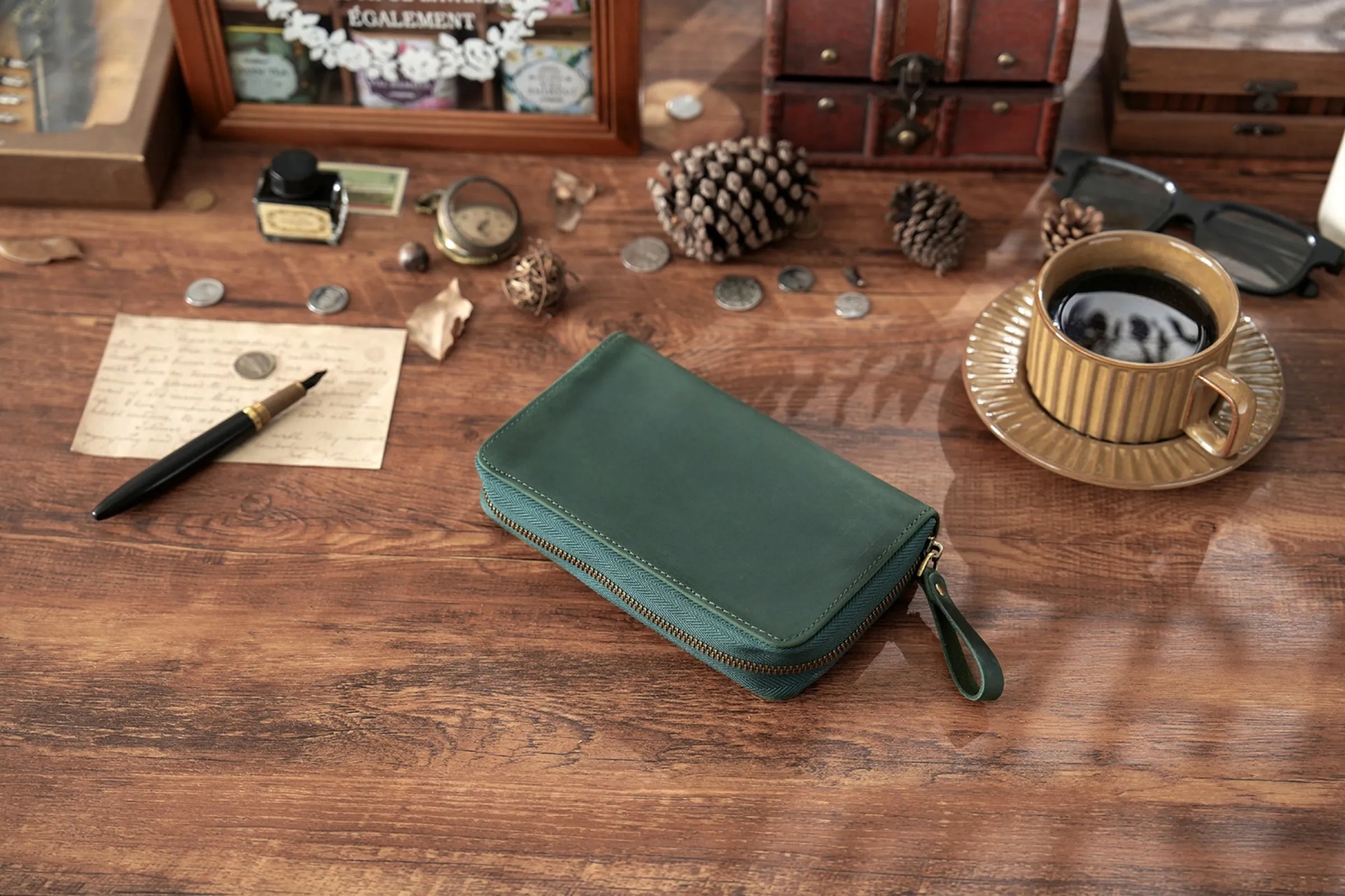 Genuine Leather Fountain Pen Holder Case with Divider, Large Capacity Pencil Pouch Pen Bag for 10 Pens, for Students Stationery
