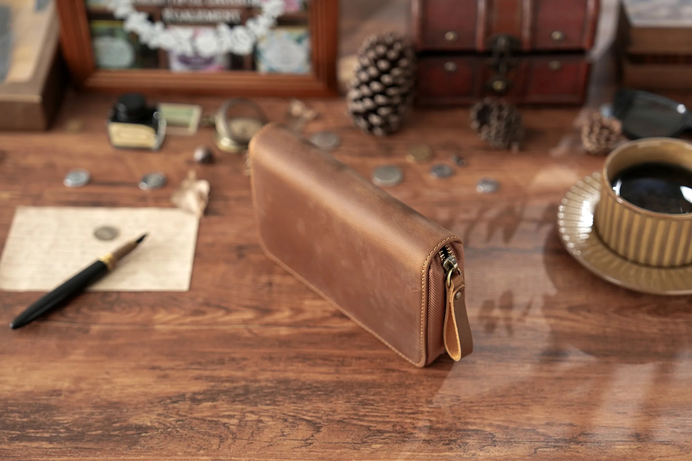 Genuine Leather Fountain Pen Holder Case with Divider, Large Capacity Pencil Pouch Pen Bag for 10 Pens, for Students Stationery