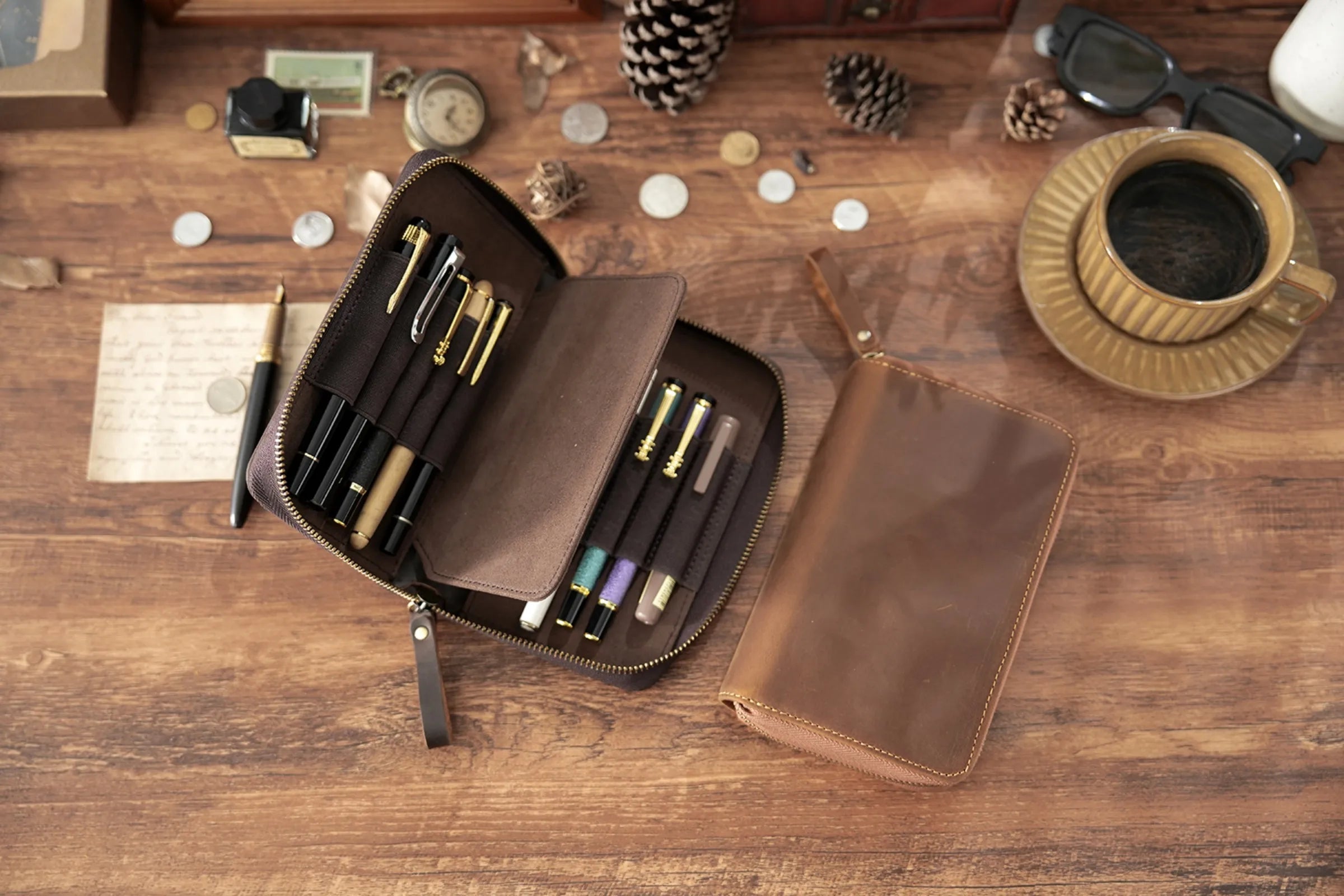 Genuine Leather Fountain Pen Holder Case with Divider, Large Capacity Pencil Pouch Pen Bag for 10 Pens, for Students Stationery