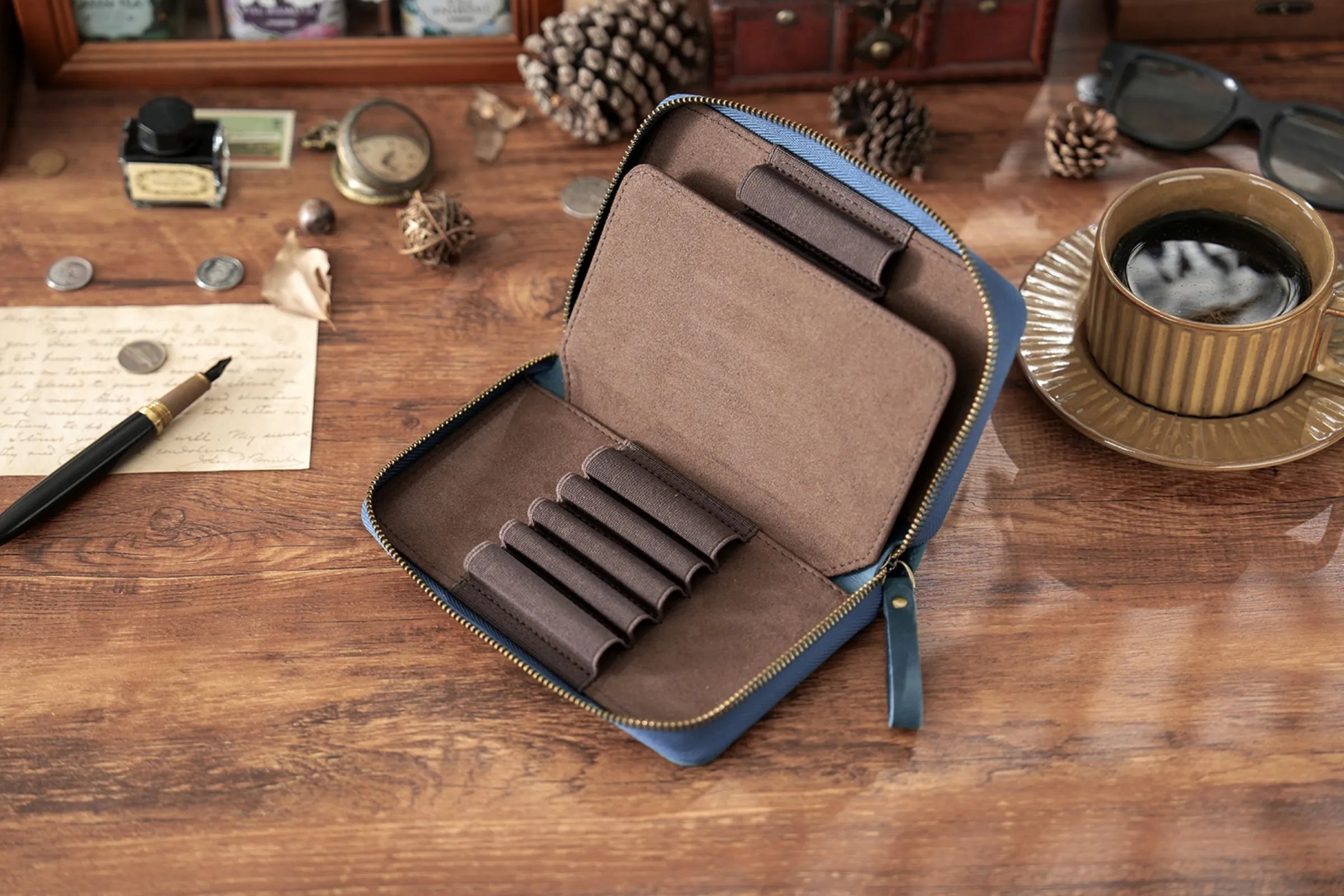 Genuine Leather Fountain Pen Holder Case with Divider, Large Capacity Pencil Pouch Pen Bag for 10 Pens, for Students Stationery