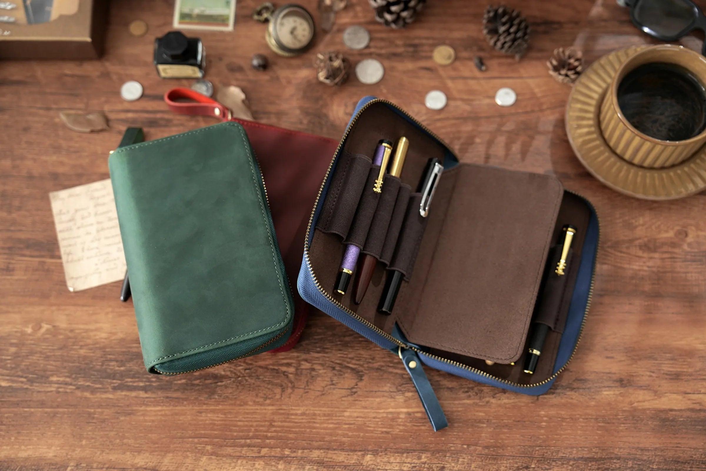 Genuine Leather Fountain Pen Holder Case with Divider, Large Capacity Pencil Pouch Pen Bag for 10 Pens, for Students Stationery