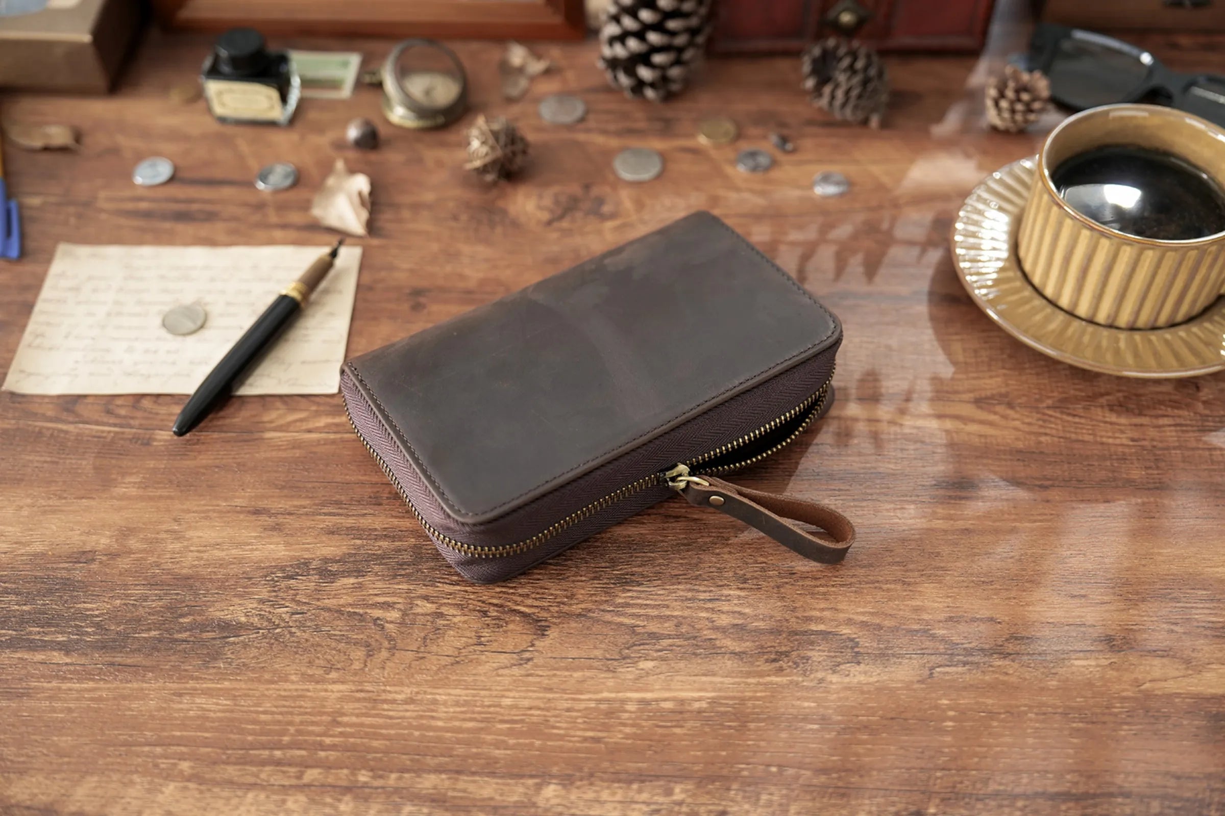 Genuine Leather Fountain Pen Holder Case with Divider, Large Capacity Pencil Pouch Pen Bag for 10 Pens, for Students Stationery