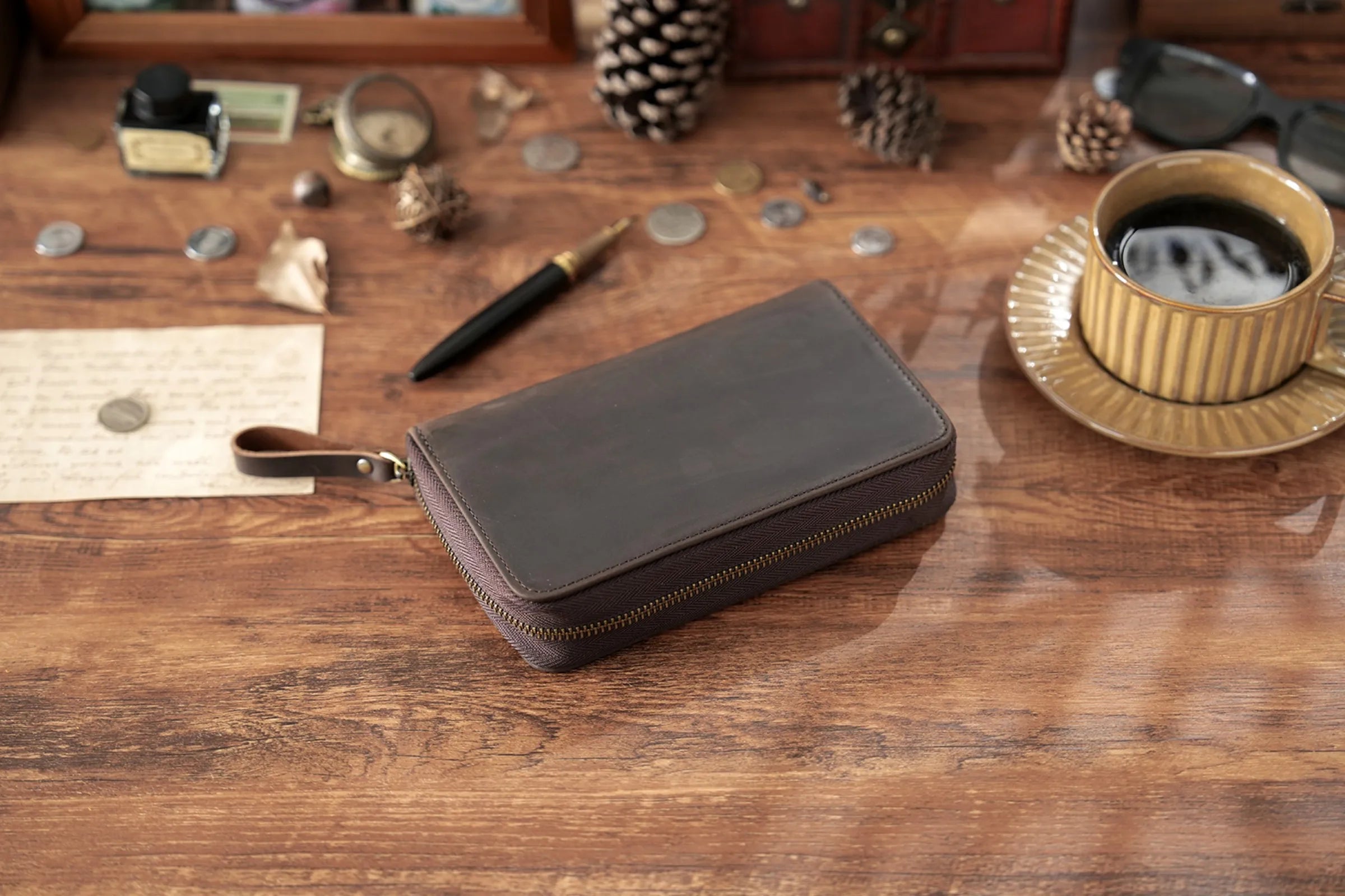 Genuine Leather Fountain Pen Holder Case with Divider, Large Capacity Pencil Pouch Pen Bag for 10 Pens, for Students Stationery